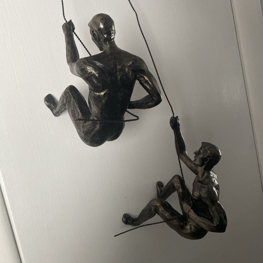 Modern Hanging Wall Figurines 'The Alpinist', Retro Stylish Resin Statue