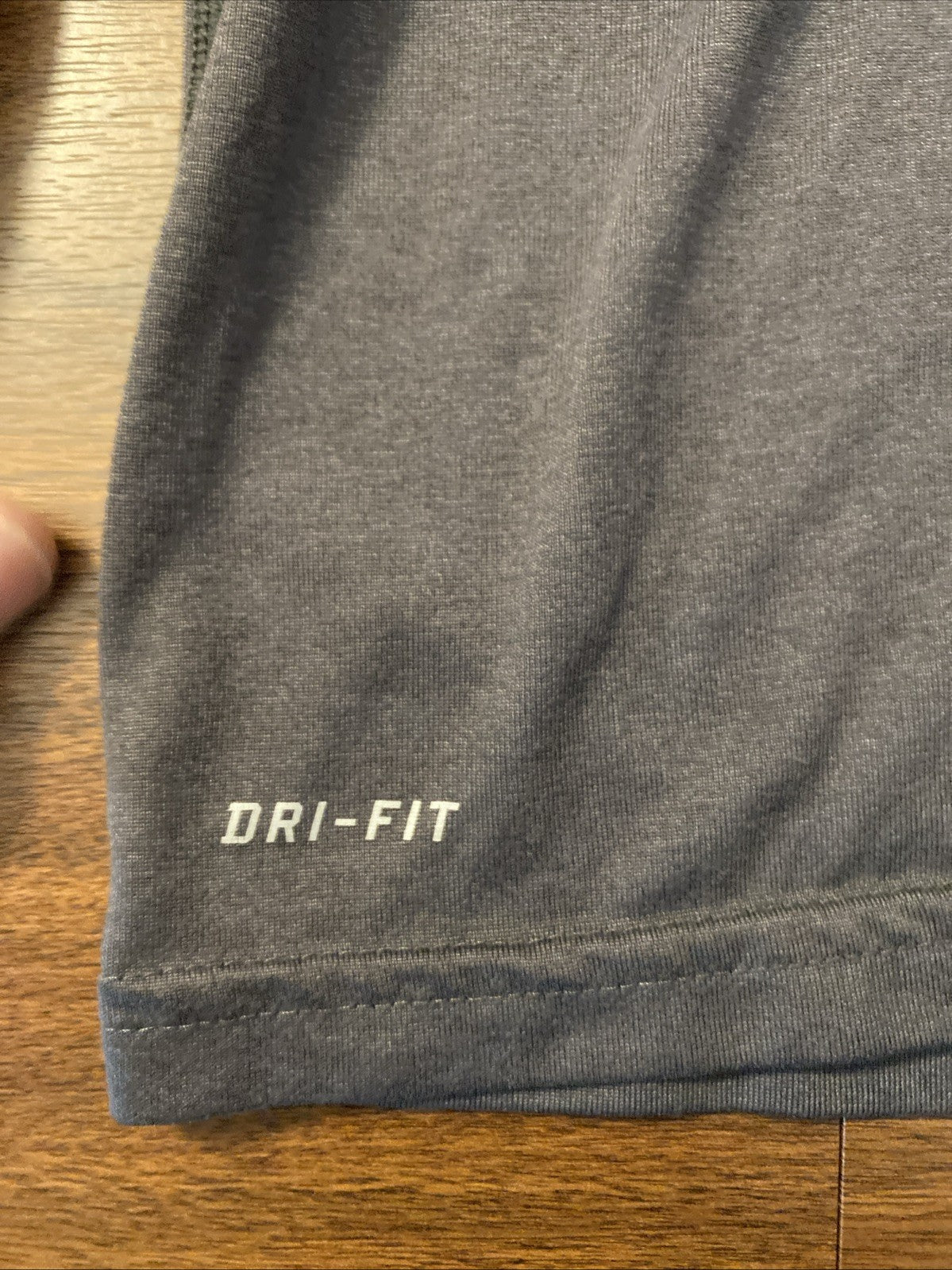 Nike dri fit Tee Unisex Size L Short sleeve T-shirt Athletic Tee