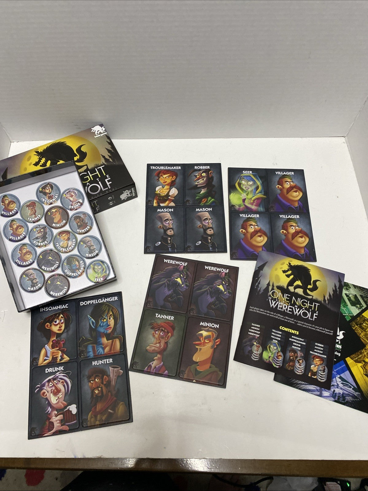 One Night Ultimate Werewolf Card Game