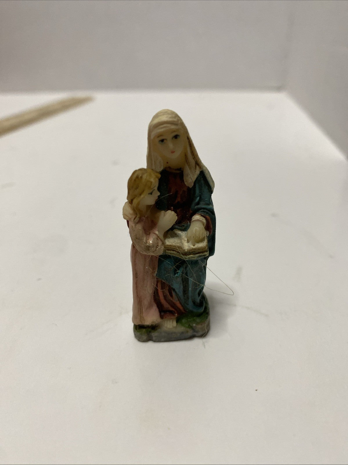NUN TEACH BIBLE STUDY GIRL MINIATURE RESIN RELIGIOUS FIGURINE CATHOLIC CHURCH