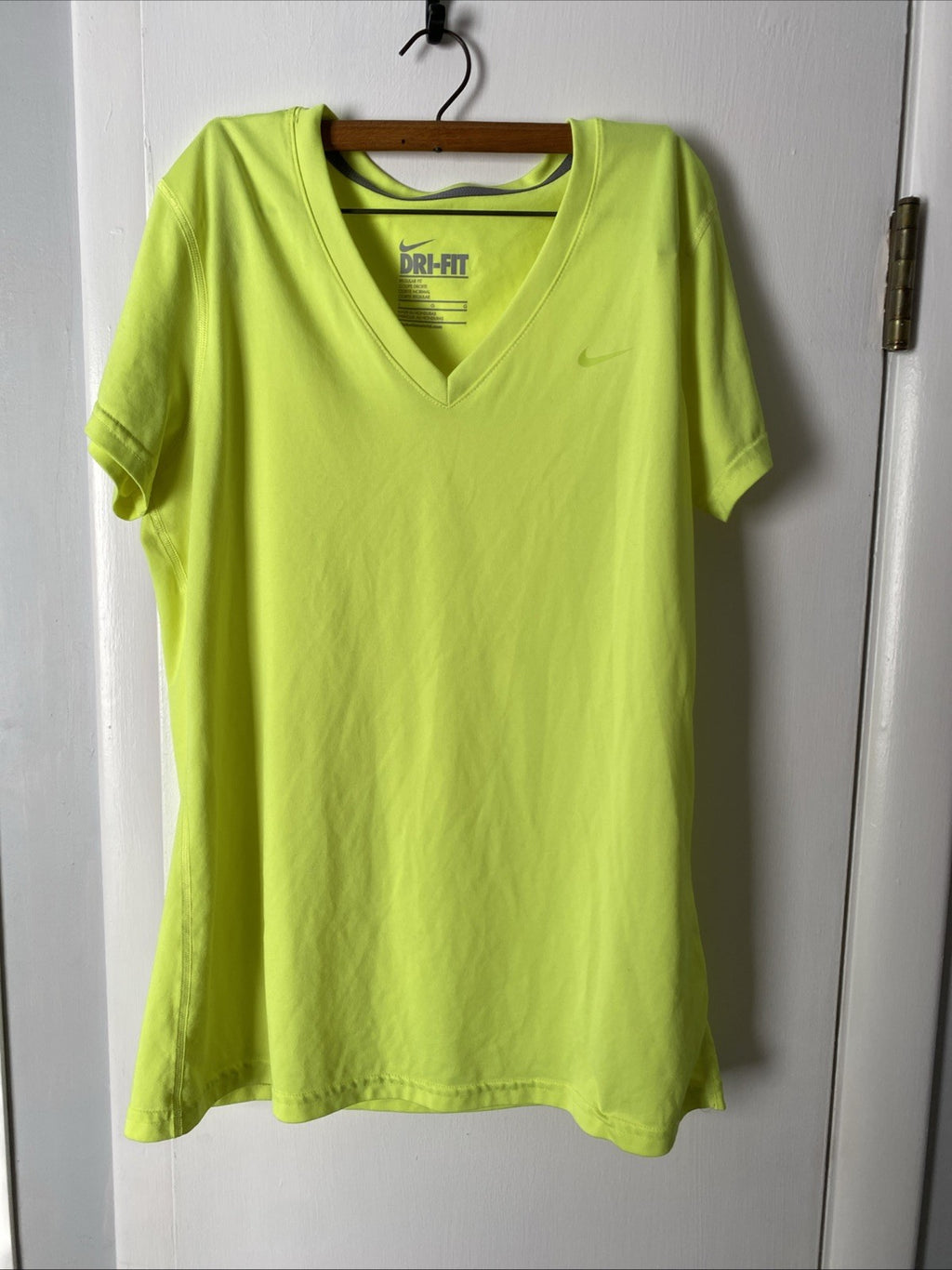 Nike Shirt Women’s Large Yellow V-neck Short Sleeve Athletic Dri-Fit