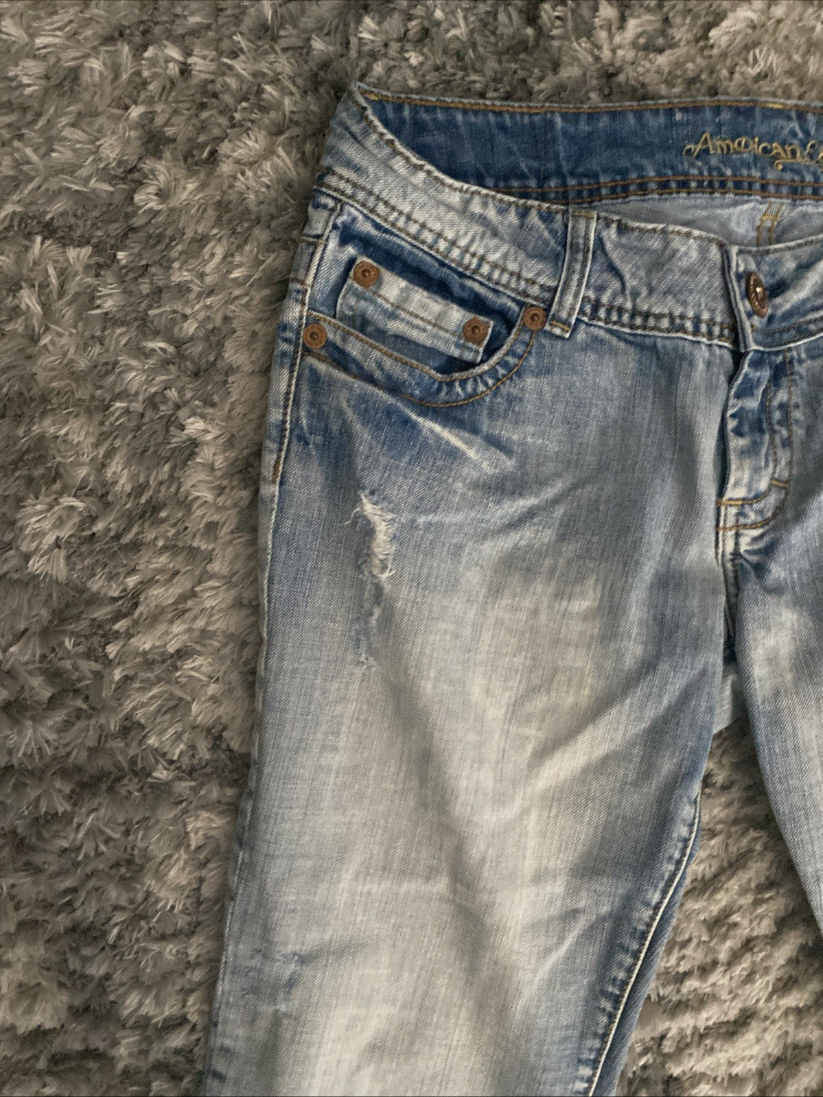 American Eagle Outfitters Women's Size 8 Distressed Jeans. Nice.