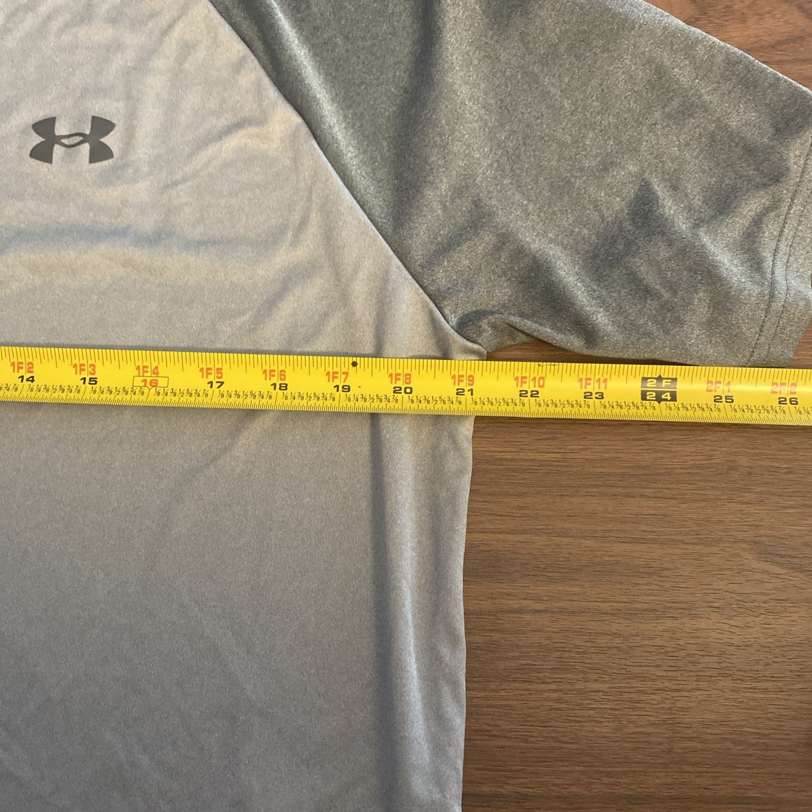Under Armour extra-large sweat wicking T-shirt short sleeve gray