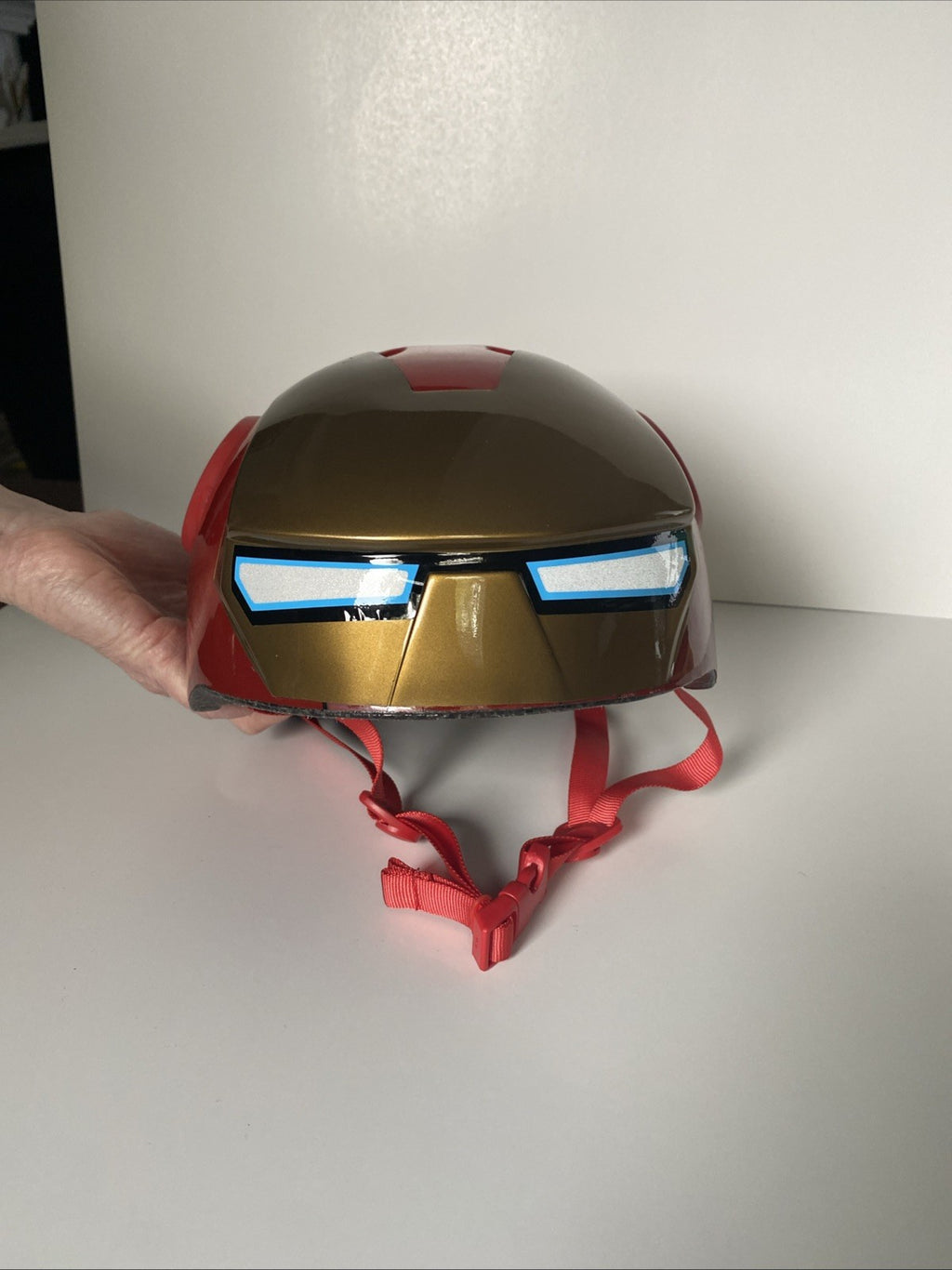 Kid's Marvel Iron Man Cycling Helmet Bicycle Helmet With Chin Straps Connection