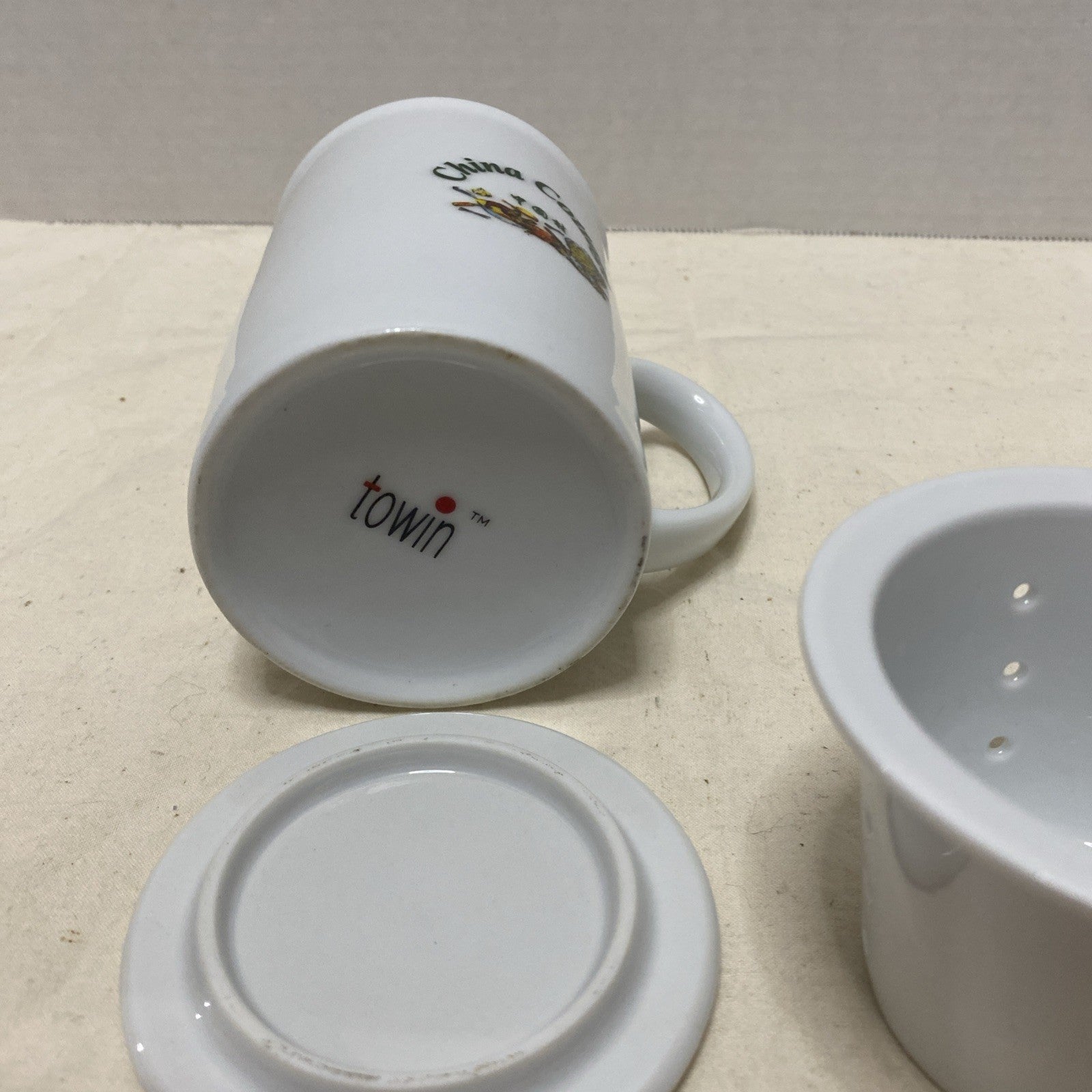 Towin China Cottage Tea Infuser Cup With Lid