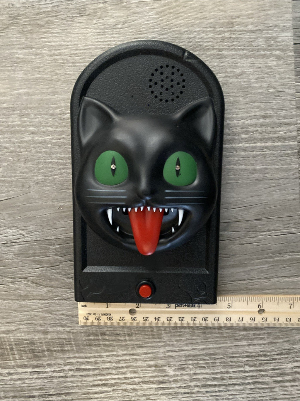 Halloween Haunted Black Cat Doorbell with Light & Sound Effects 7.5 x 4.5 x 2"