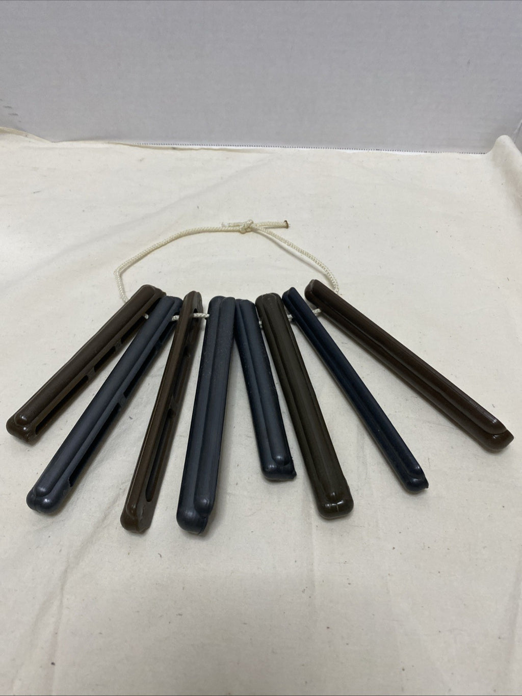 Primos Rattle Sticks  8 Sticks 4 Black 4 Brown