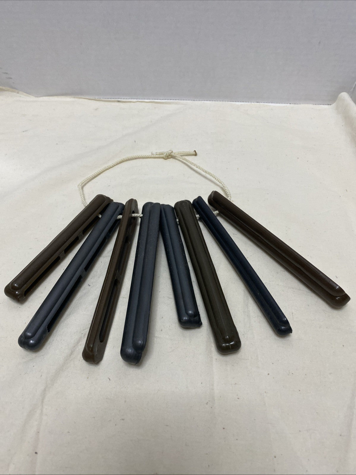 Primos Rattle Sticks  8 Sticks 4 Black 4 Brown