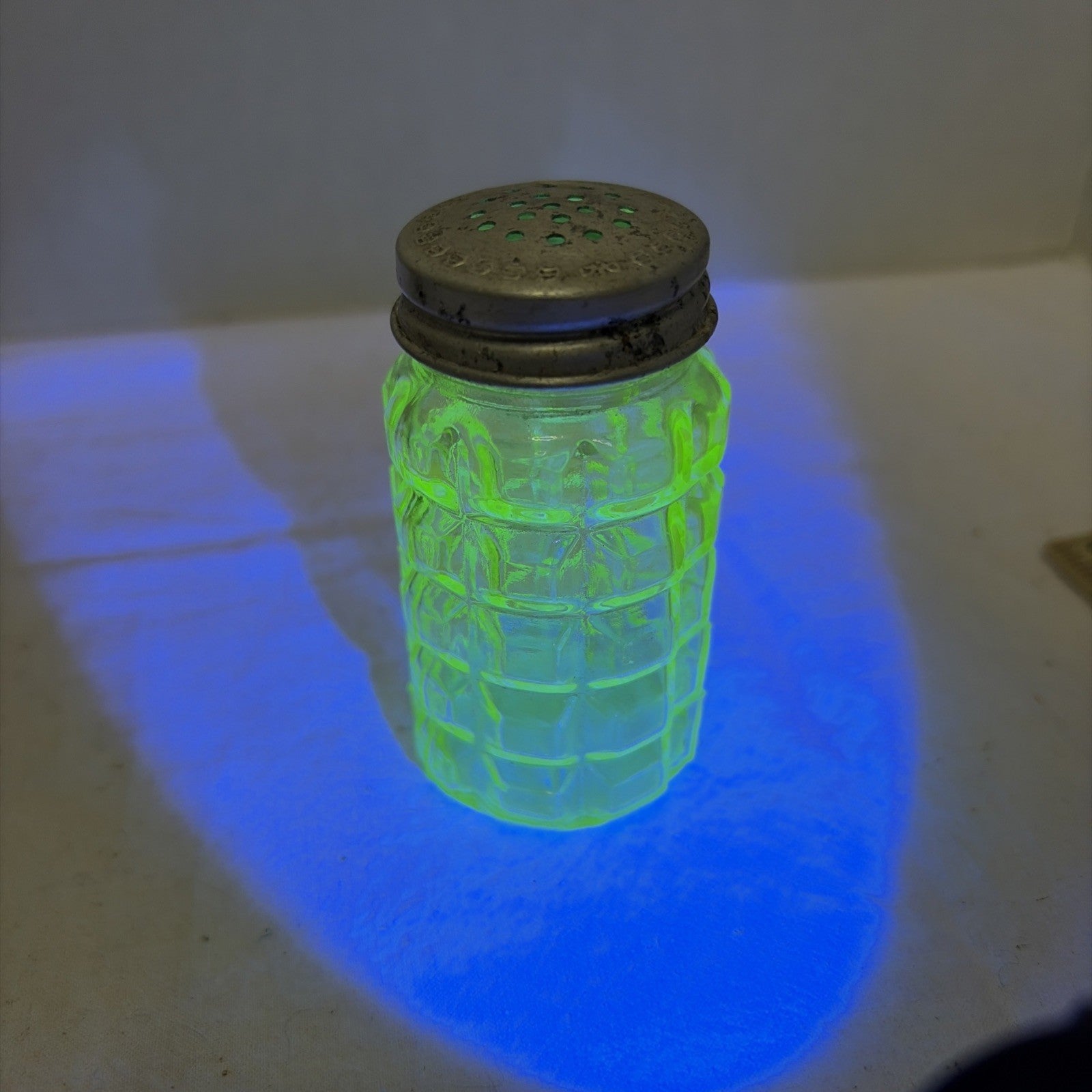Vintage Uranium Waffle Block Or Cross-Cross Hazel Atlas Salt Shaker 1930s Glows