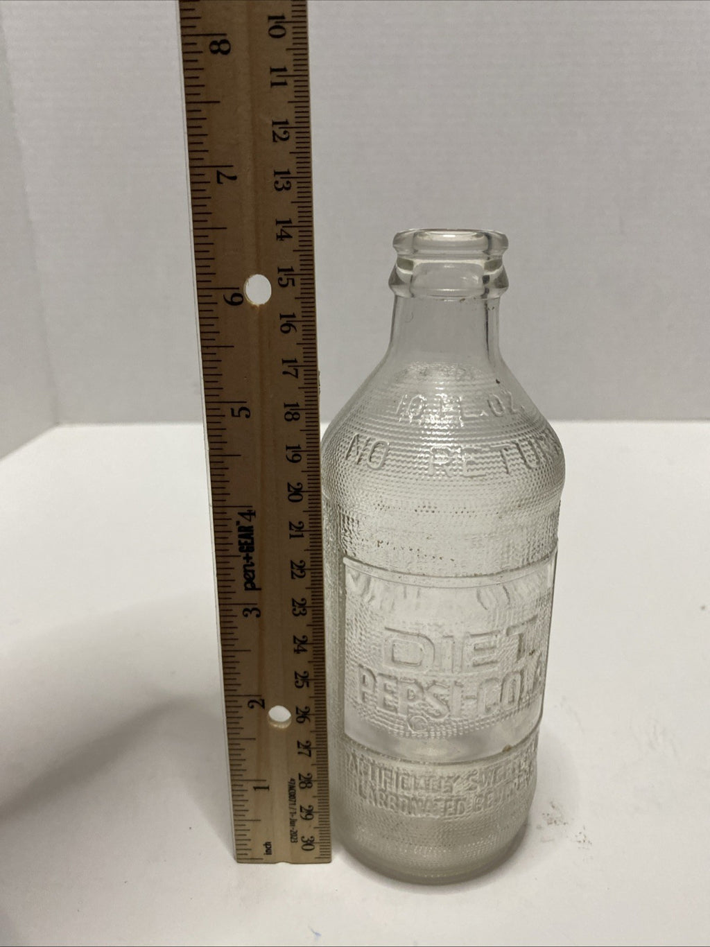 Vintage Diet Pepsi Soda Beverage 10 oz bottle 67' Clear Glass 