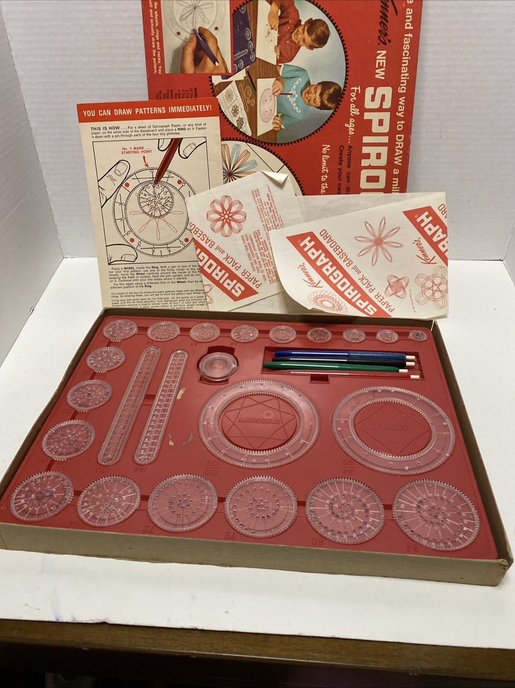 Vintage Kenners 1967 : SPIROGRAPH game (Complete Wheels  & DRIED PENS) complete