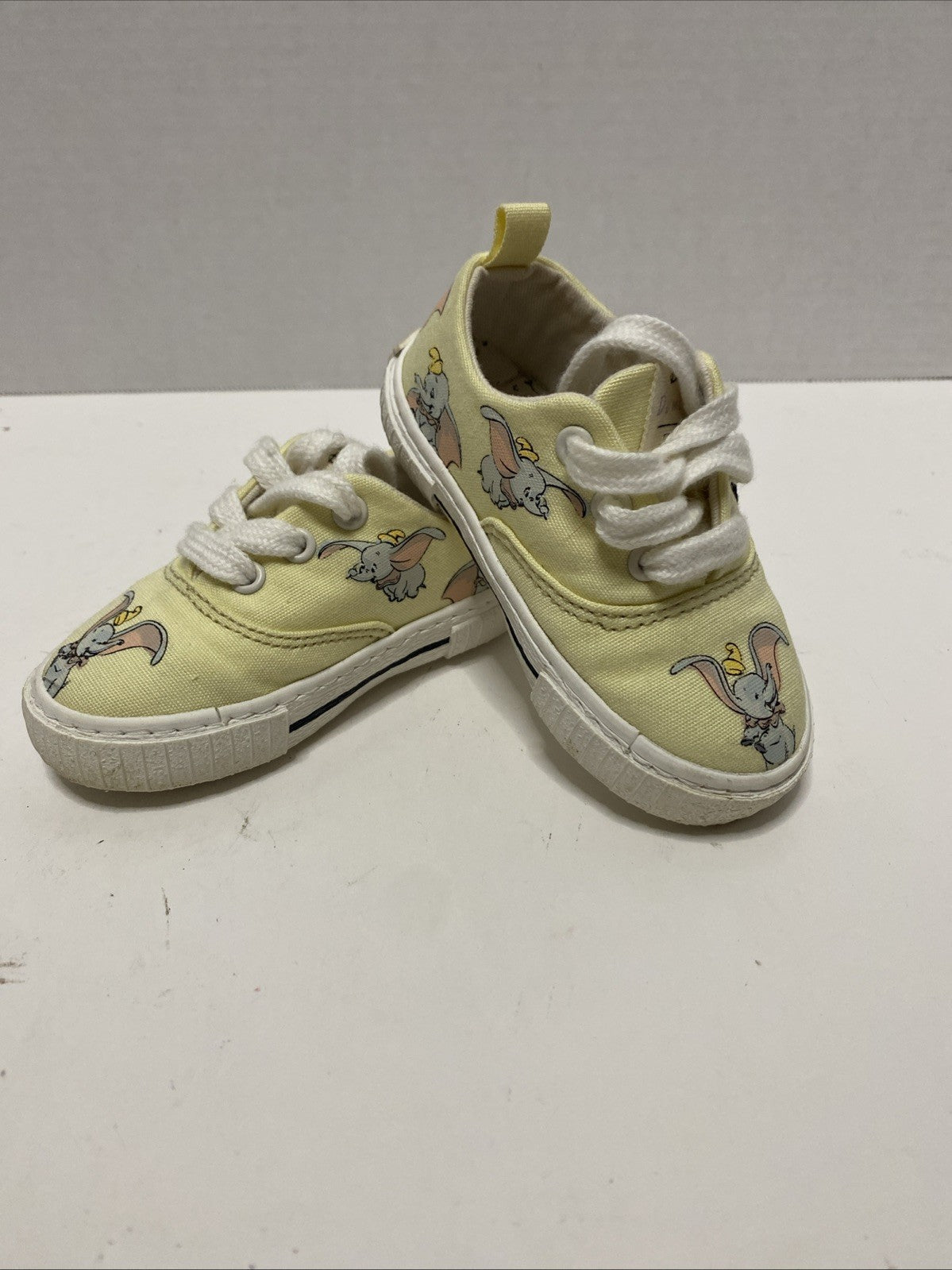 Disney Dumbo the elephant baby shoes size 19