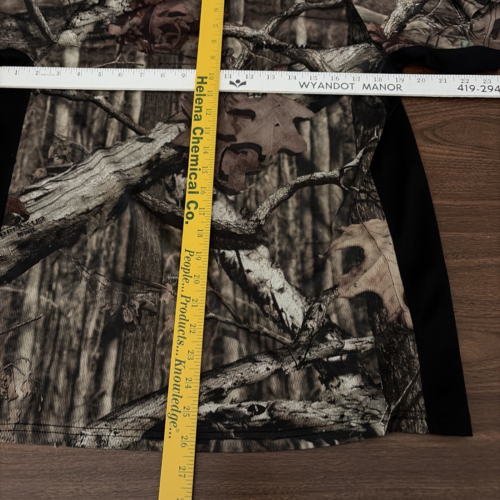 Mens Mossy Oak Break Up Infinity Camo Athletic Shirt Size Medium (38-40)