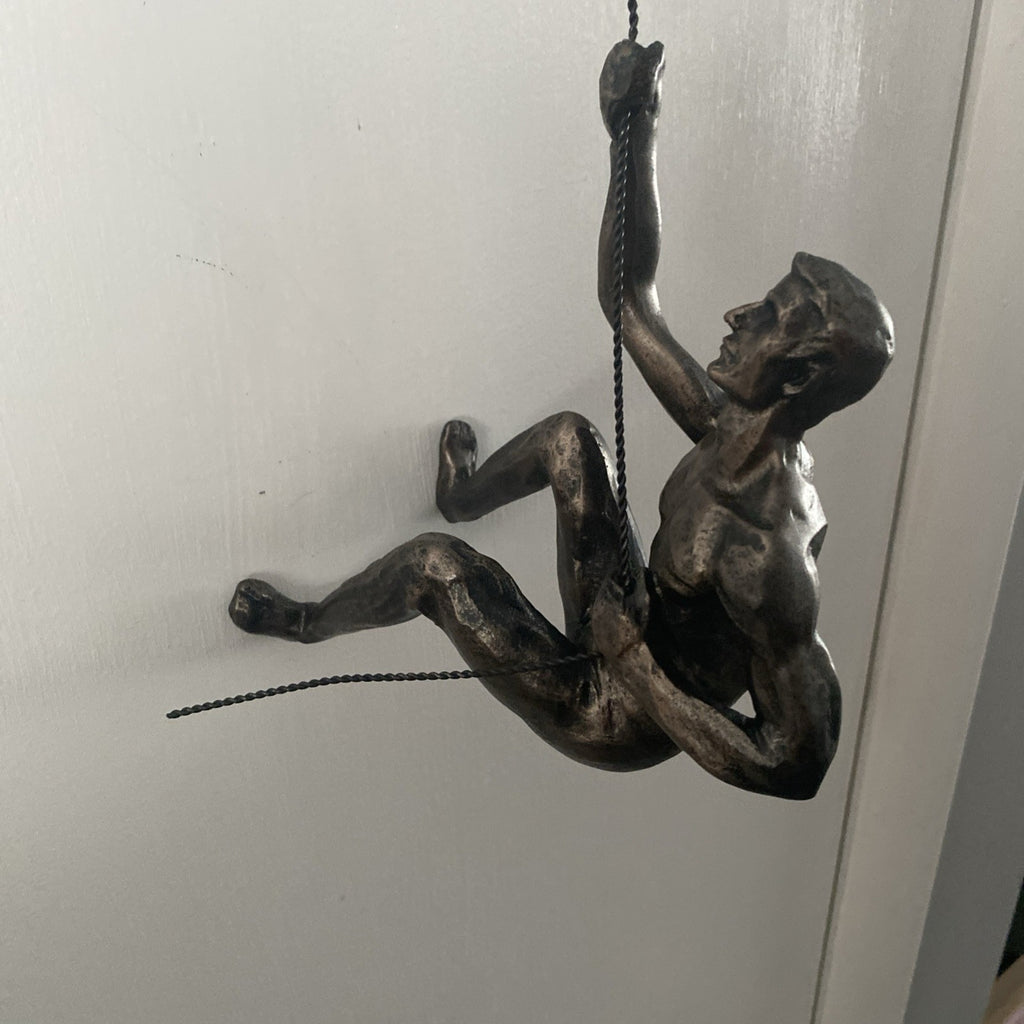 Modern Hanging Wall Figurines 'The Alpinist', Retro Stylish Resin Statue