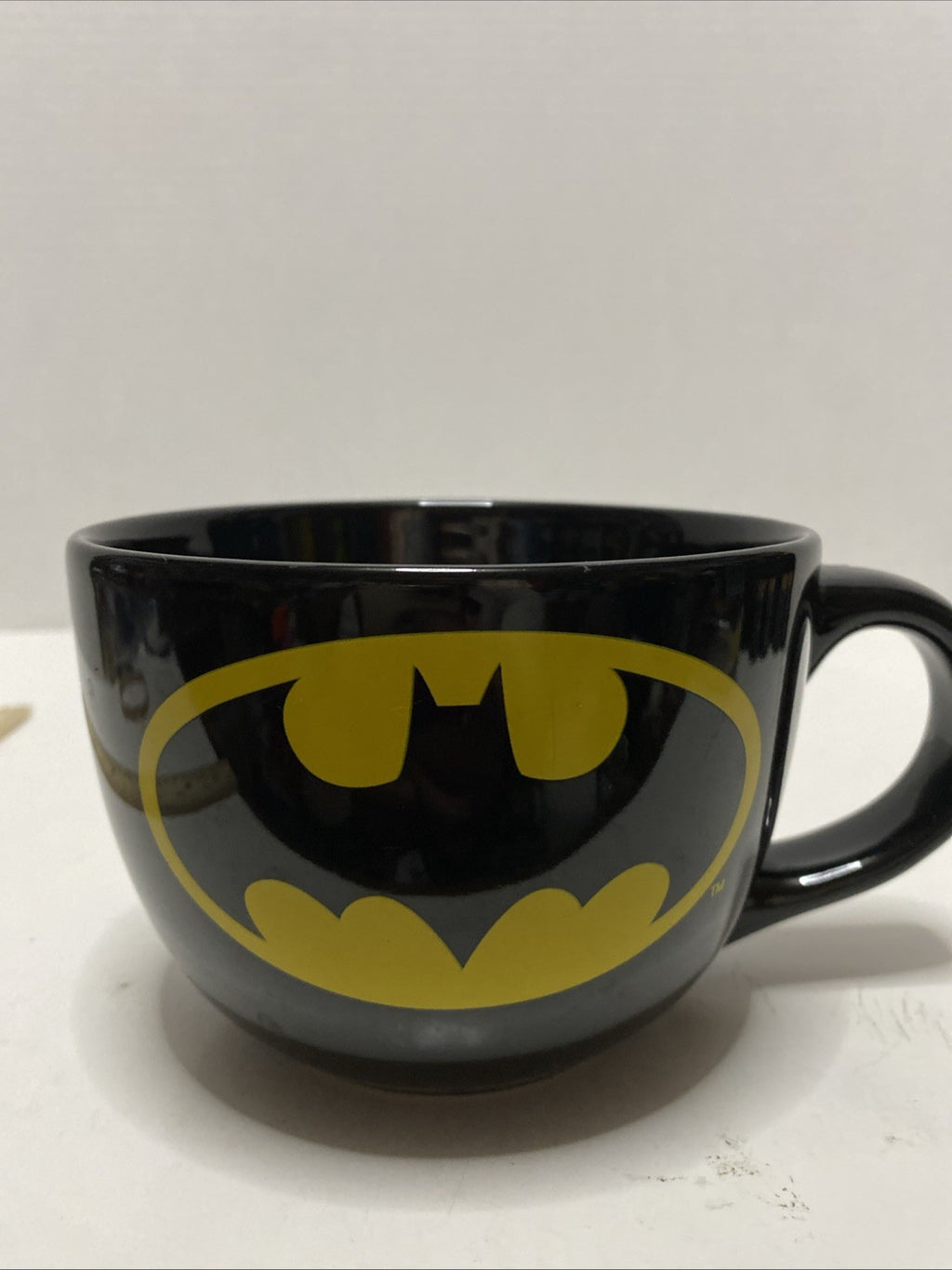 Batman Very Large Cup Coffee Soup 24 ounces Black Yellow Ceramic DC Comics 