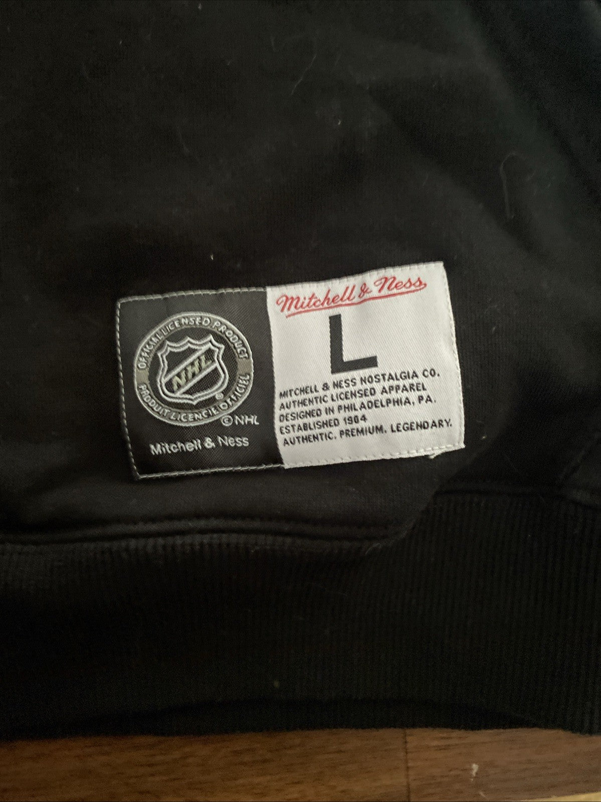 NHL Detroit Detroit Red Wings Black on Black Mitchell and Ness L long sleeve