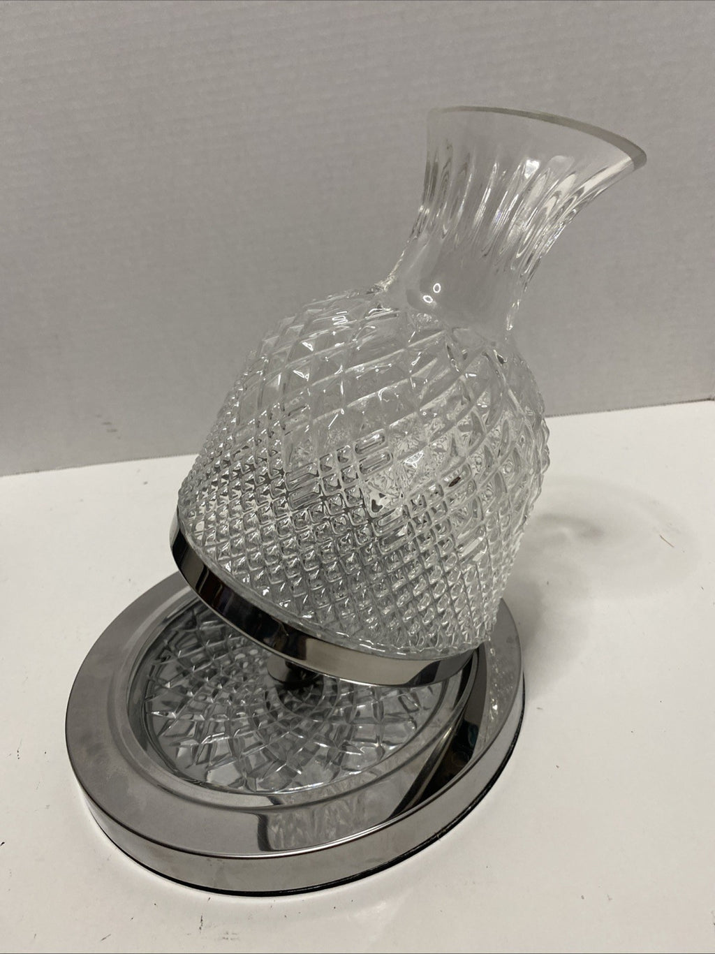 Spinning wine Bourbon Decanter Made Of Glass & Base