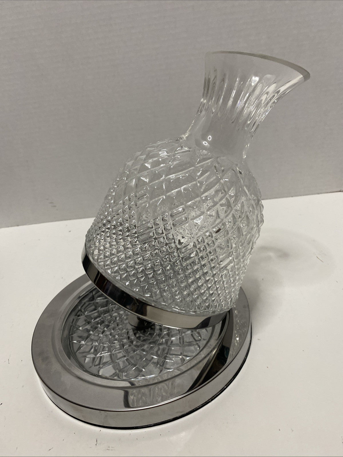 Spinning wine Bourbon Decanter Made Of Glass & Base