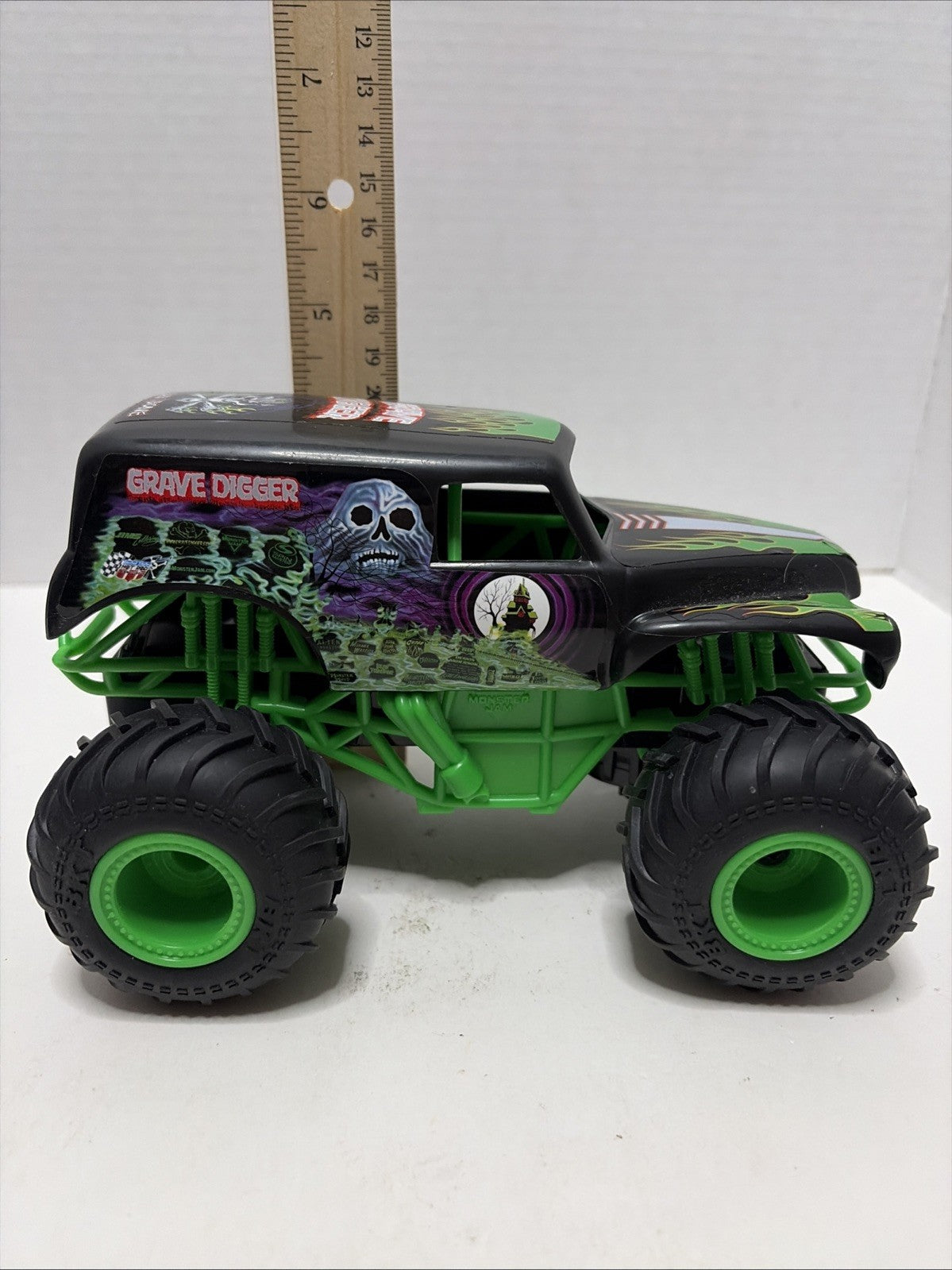 Hot Wheels Monster Jam Trucks Lot Of 2. 4”x7”. See Pic Batman And Grave Digger