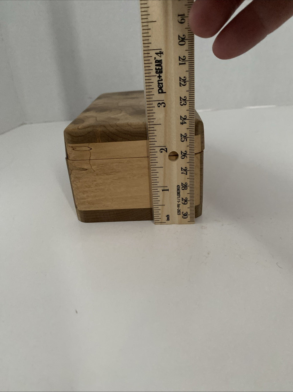 Elegant Wooden Box With Lid. Trinket Or Jewelry. 6 “ X 3.5 “ X 2 1/2”
