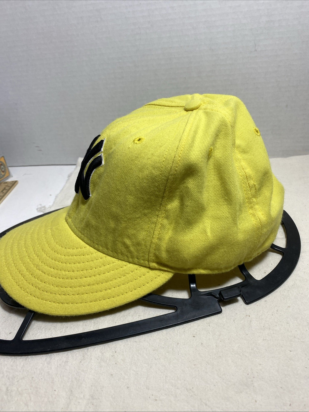 New Era 59fifty Fitted 7-3/8 New York Yankees Yellow Ball Cap