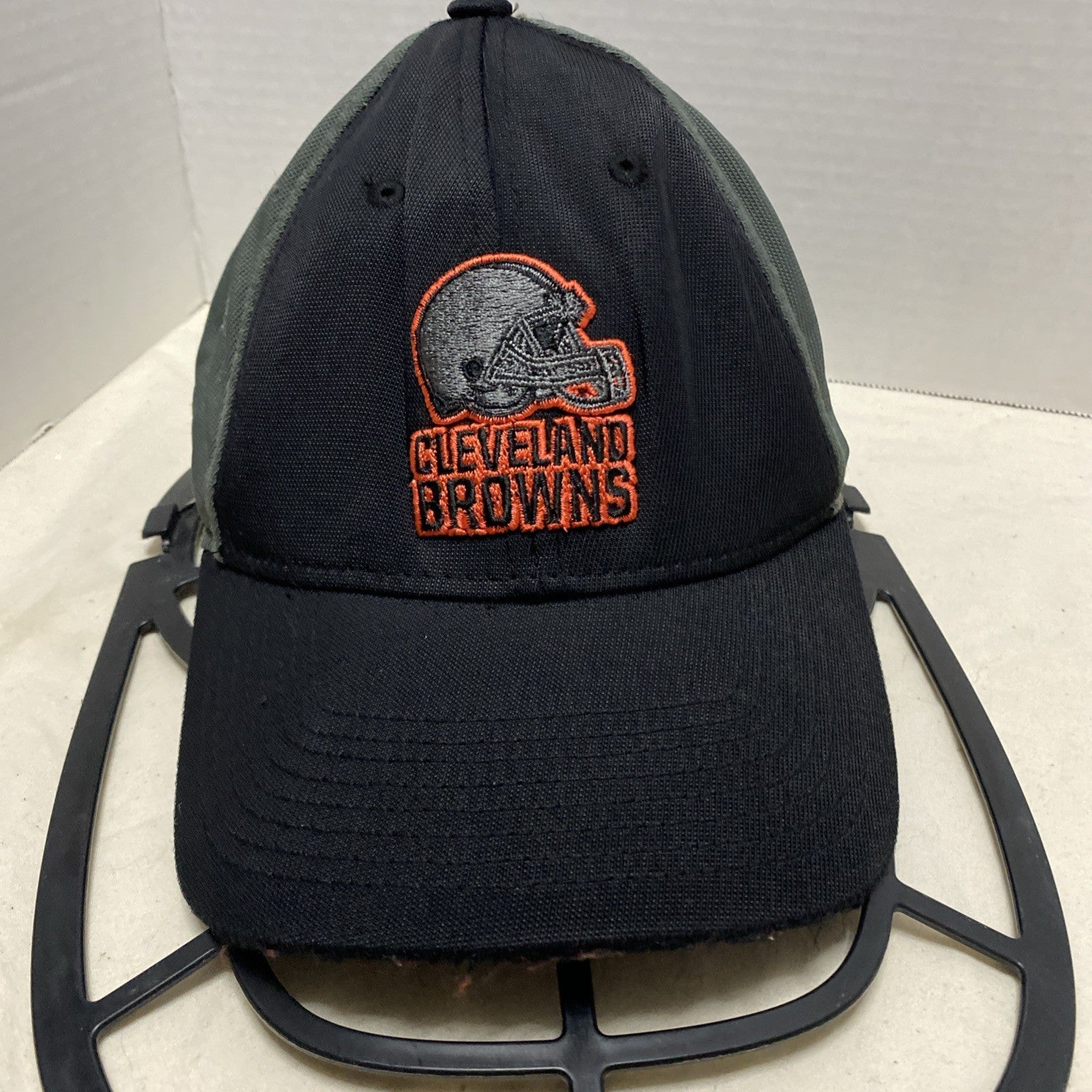 Cleveland Browns NFL Team Apparel Hat One Size Fit Strapback  Embroidered