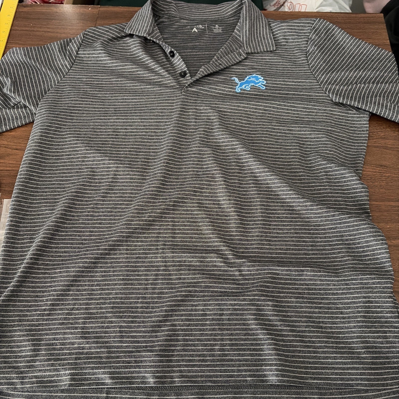 Antigua Men’s XL Detroit Lions Short Sleeve Polo Grey Gray Stripe Short
