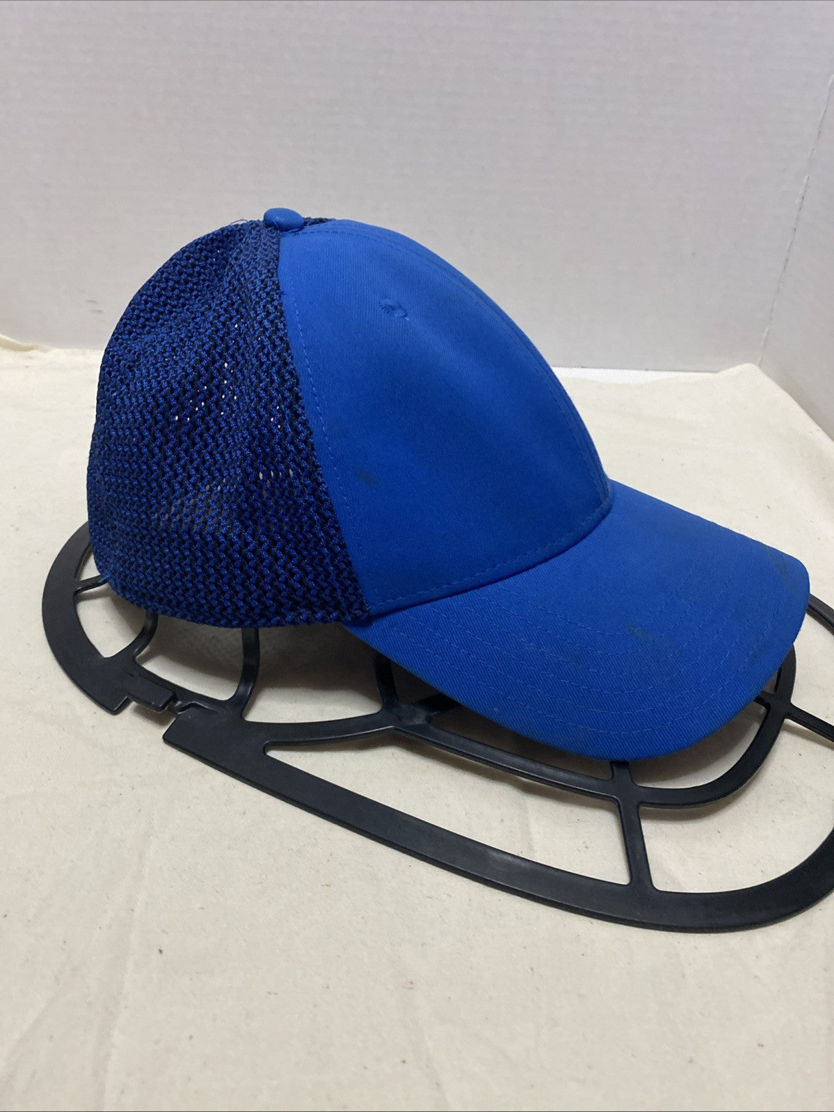 Under Armour Blue Two Tone Mesh M/L Baseball Cap Hat