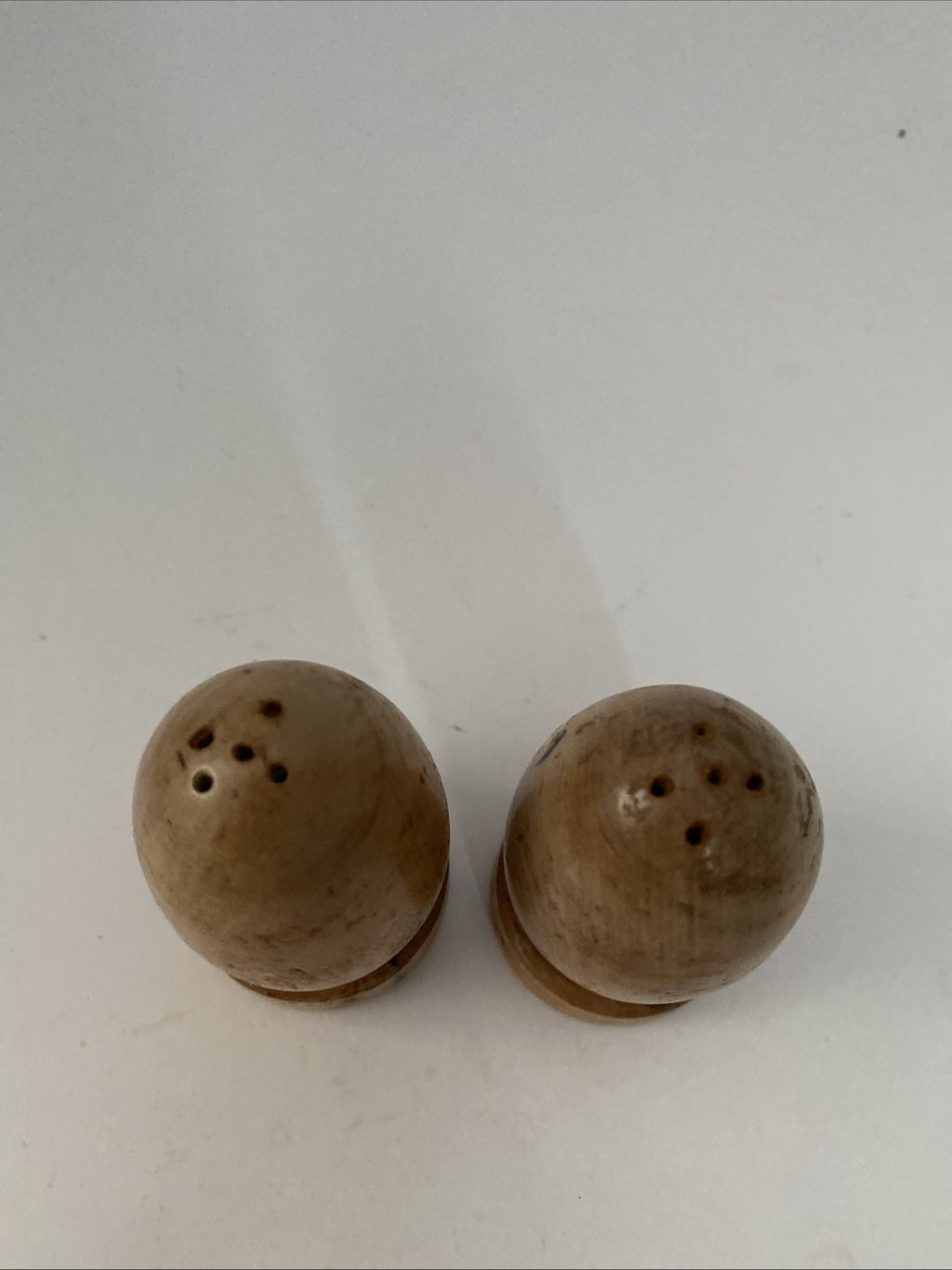 Vintage Humpty Dumpty Wood Wooden Souvenir Salt and Pepper Shakers 