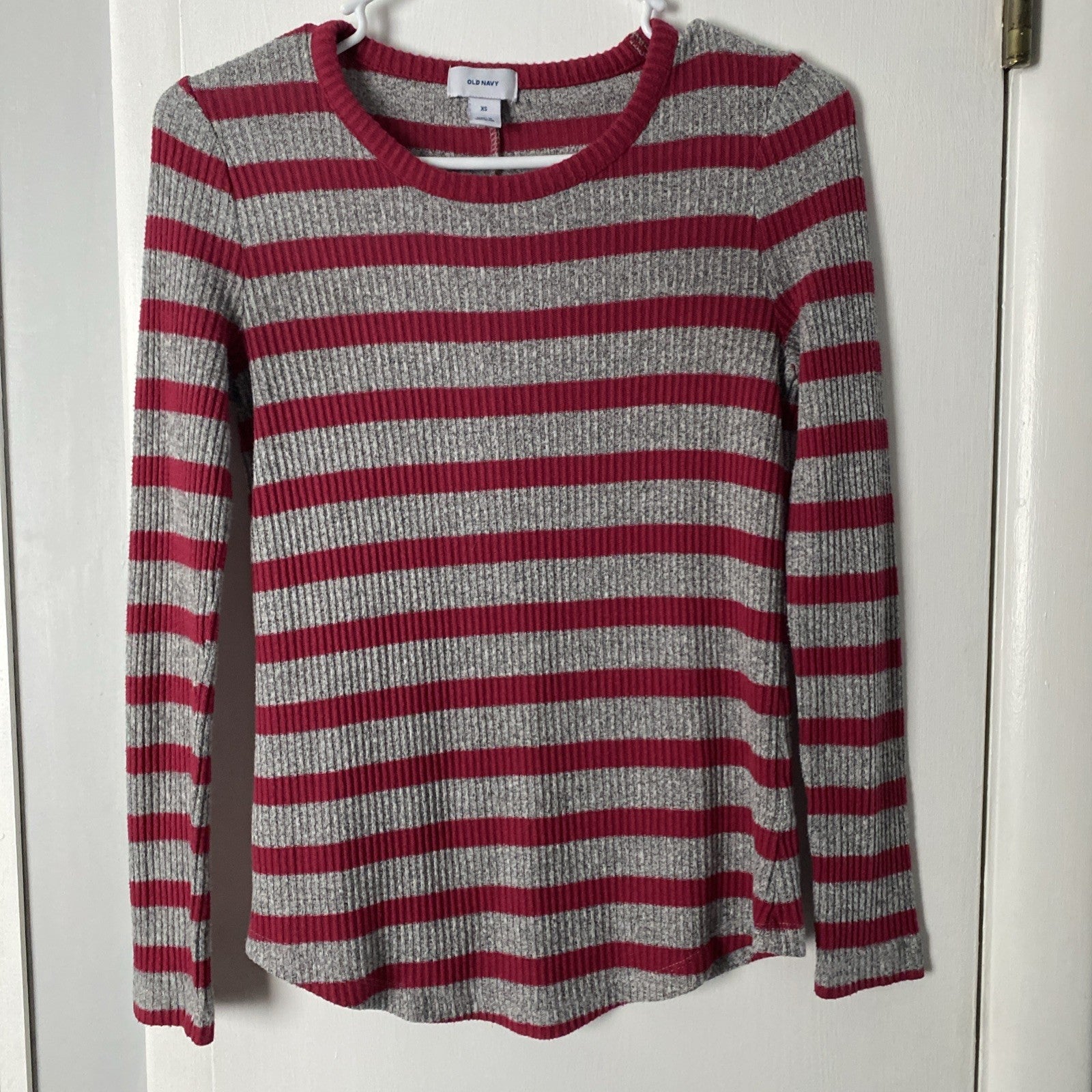 Old Navy Sweater Womens Extra Small Red Gray Causal Cozy Lounge Capsule Classic