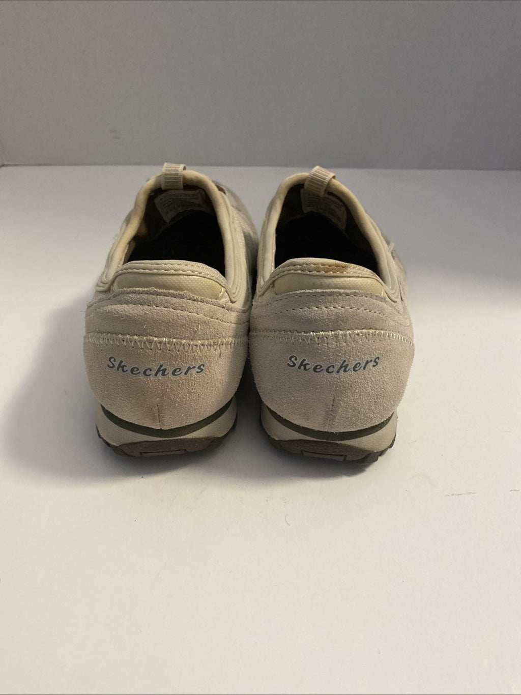 Skechers Women 6.5 Tan SN 21140 Slip On Flex Stretch Athletic Sneaker