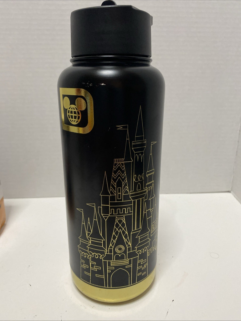 Walt Disney World Cinderella Castle Black & Gold Outline 31.5 oz Tumbler Bottle