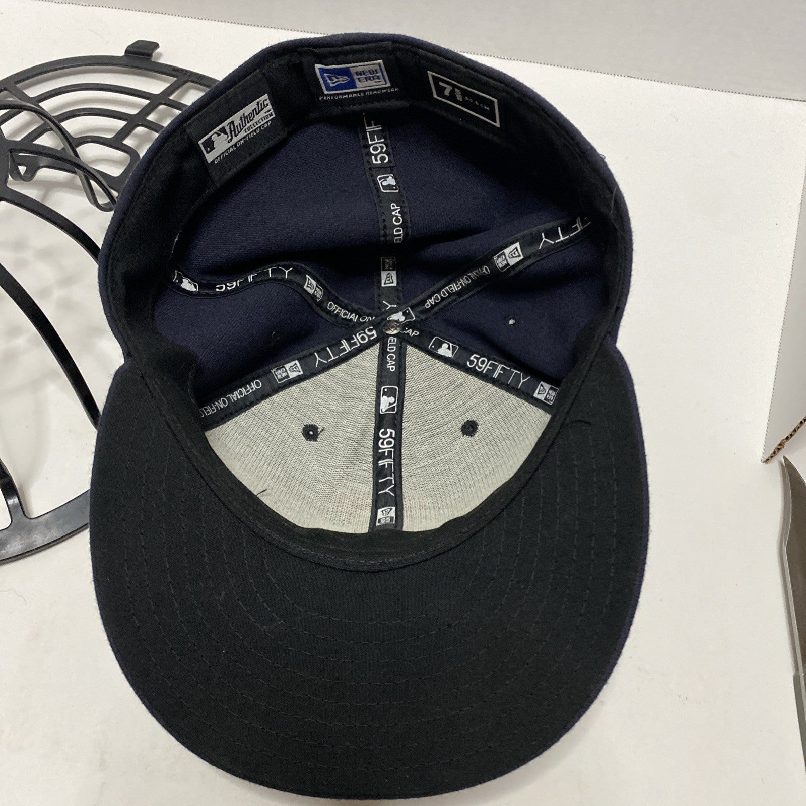 Cleveland Indians Guardians Hat Fitted 7 5/8 Blue Baseball MLB New Era USA Men