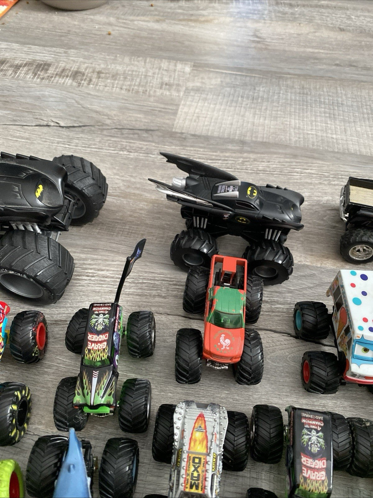 Hot Wheels 1:64 Monster Jam 4x4 Trucks - 37 Cars Batman, Grave Digger, And More