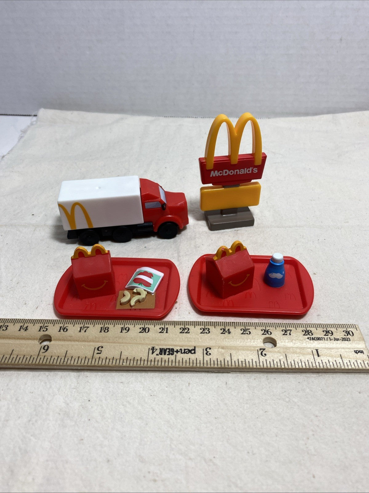 McDonalds Lil Happy Meal Toy 2025 4x Set Used Loose Fast Food Advertising Merch 