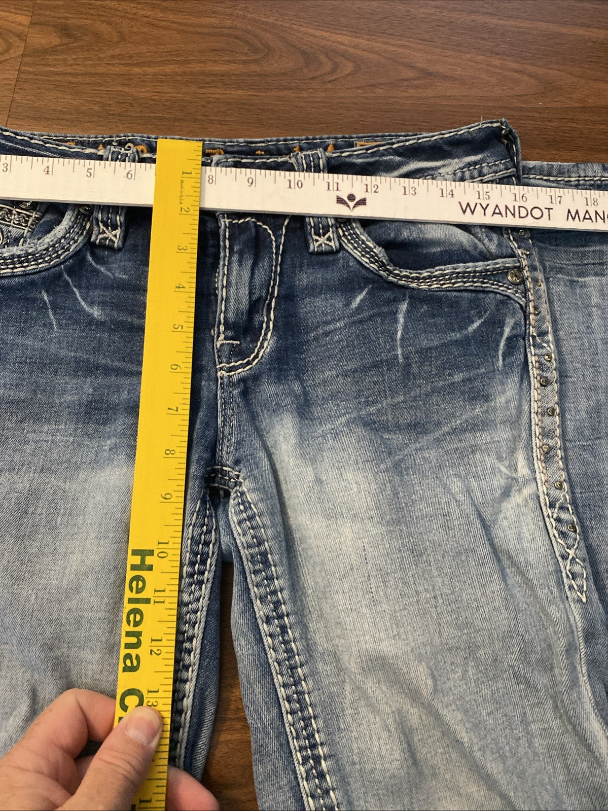rock revival jeans womens 28x32 bootcut Mid-rise Yanka