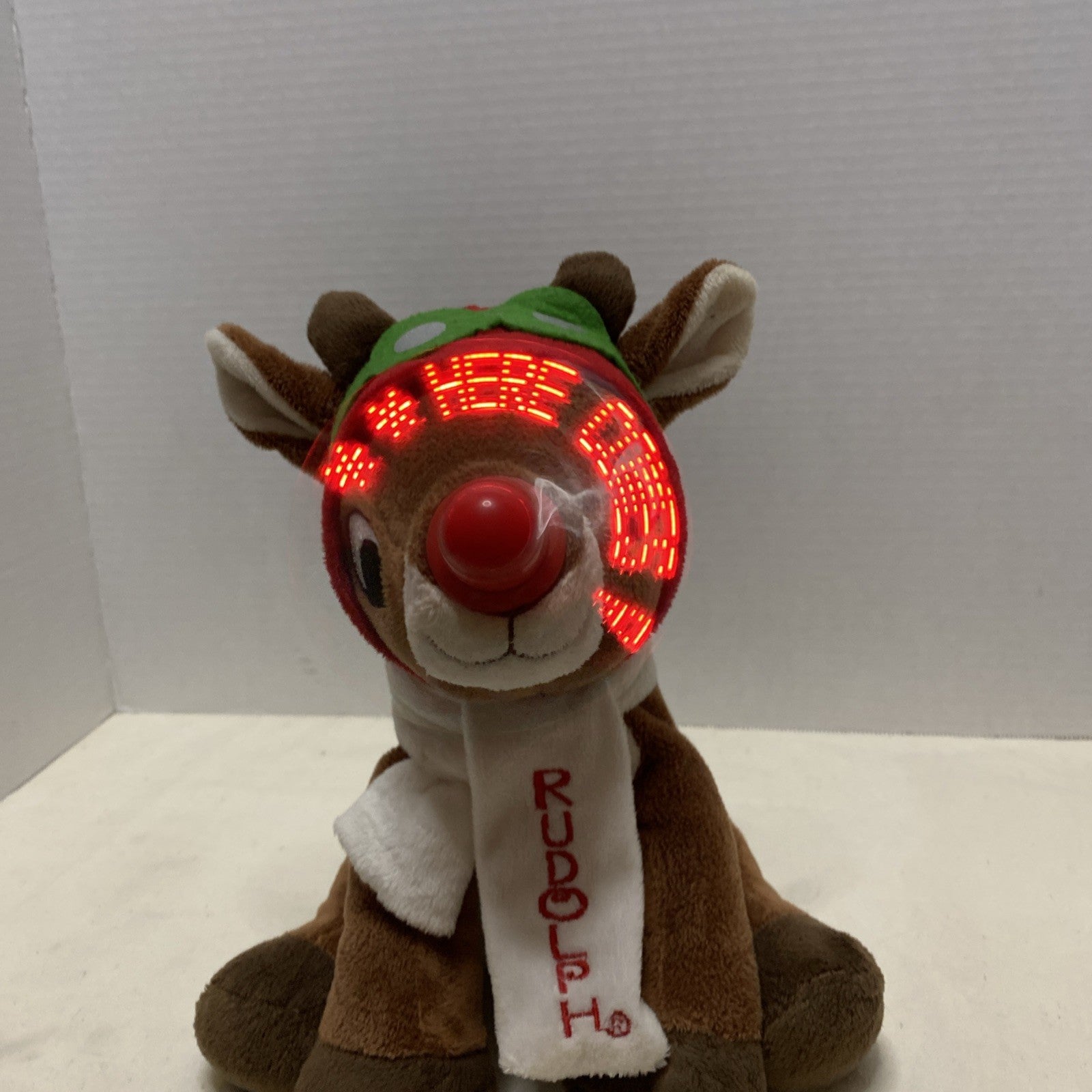 Rudolph The Red Nosed Reindeer Musical With Light Show Spinning Nose ( Works!!)