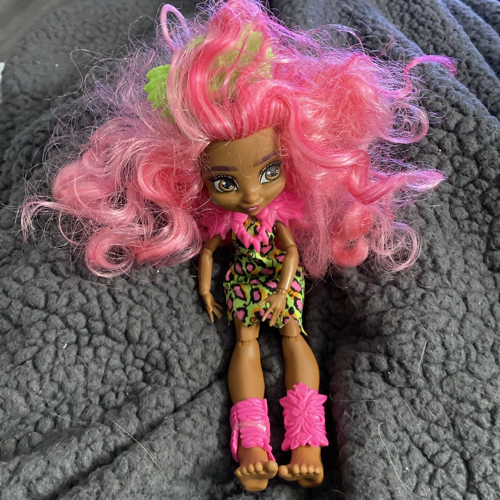 Mattel CAVE CLUB Doll FERNESSA Prehistoric Fashion 8" Articulated 