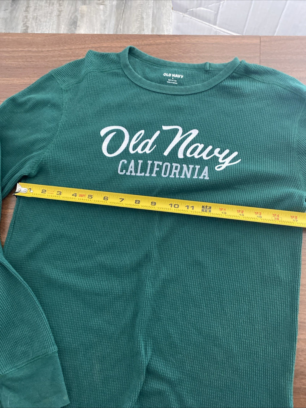Old Navy unisex small green thermal California long sleeve shirt