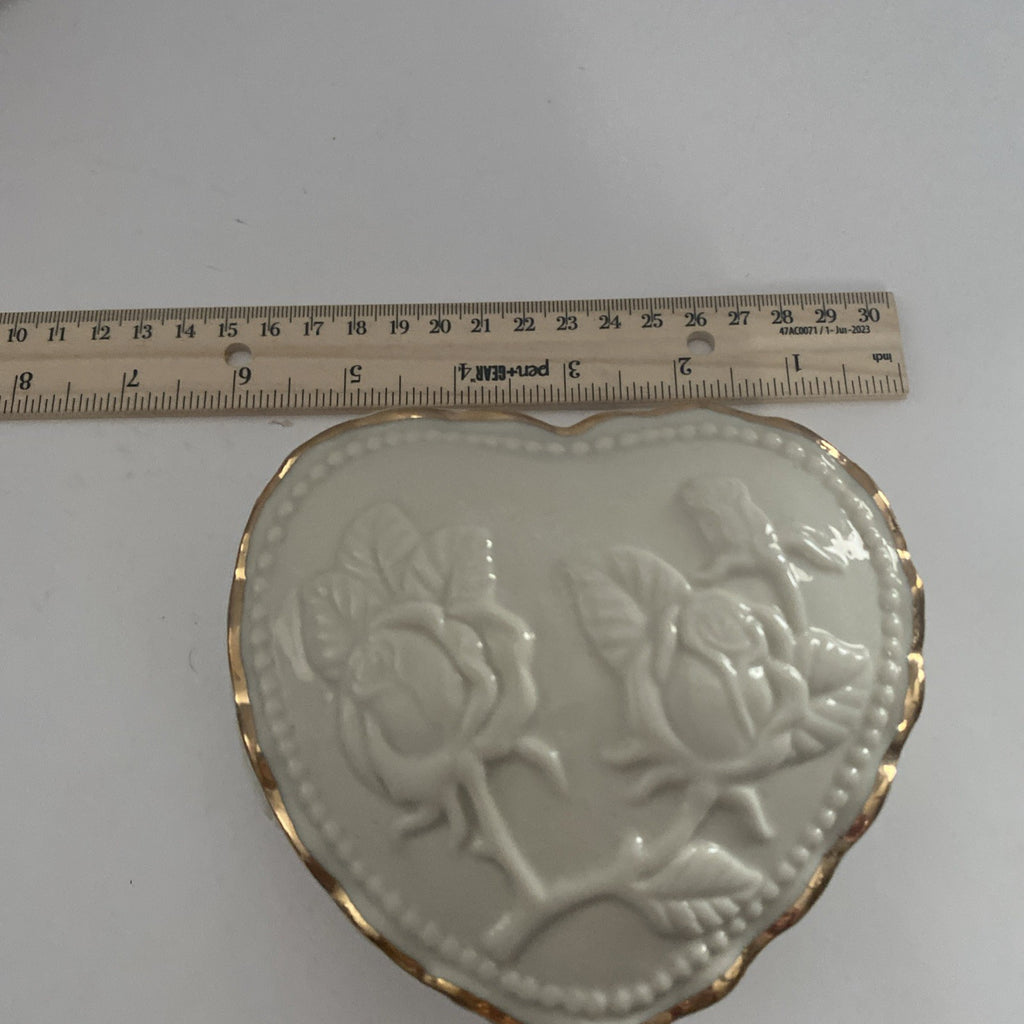 Heart Shaped Trinket Jewelry Box with Lid Ivory Gold Trim Roses