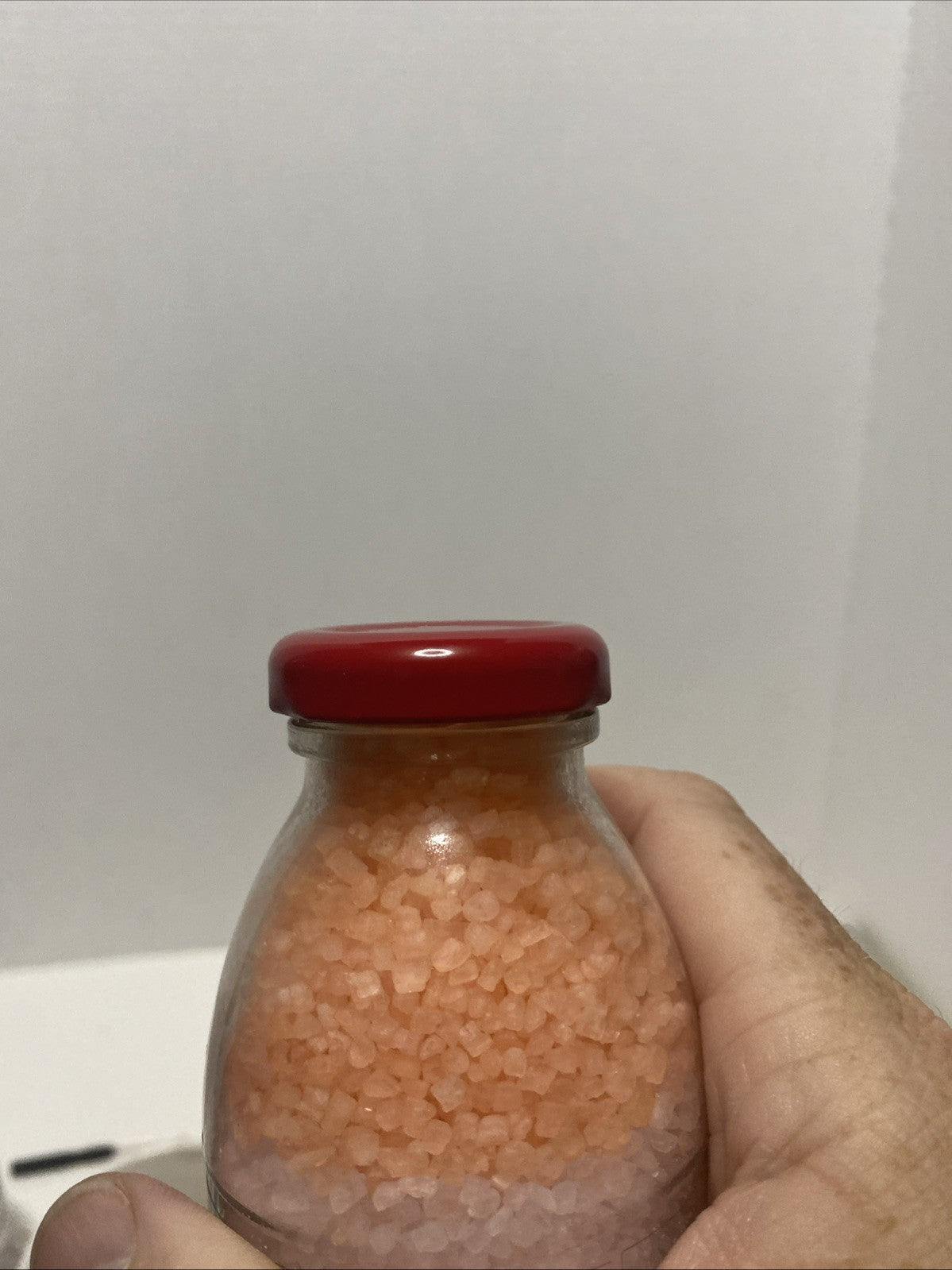 The crème Shop Hello Kitty aromatherapy bath crystals peppermint cocoa 12.36 Oz