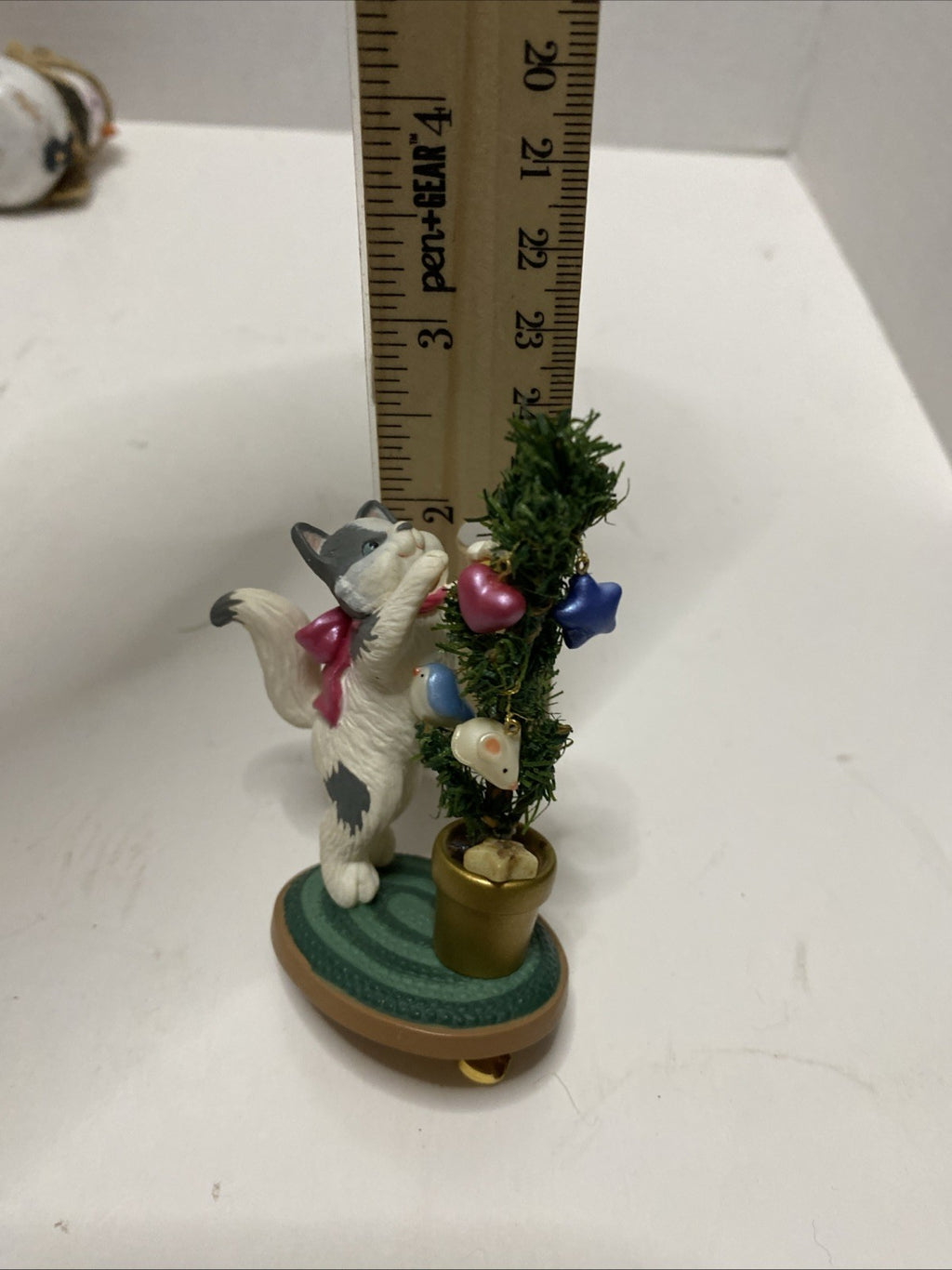 Hallmark  Mischievous Kittens Clip-On  2004 Ornament
