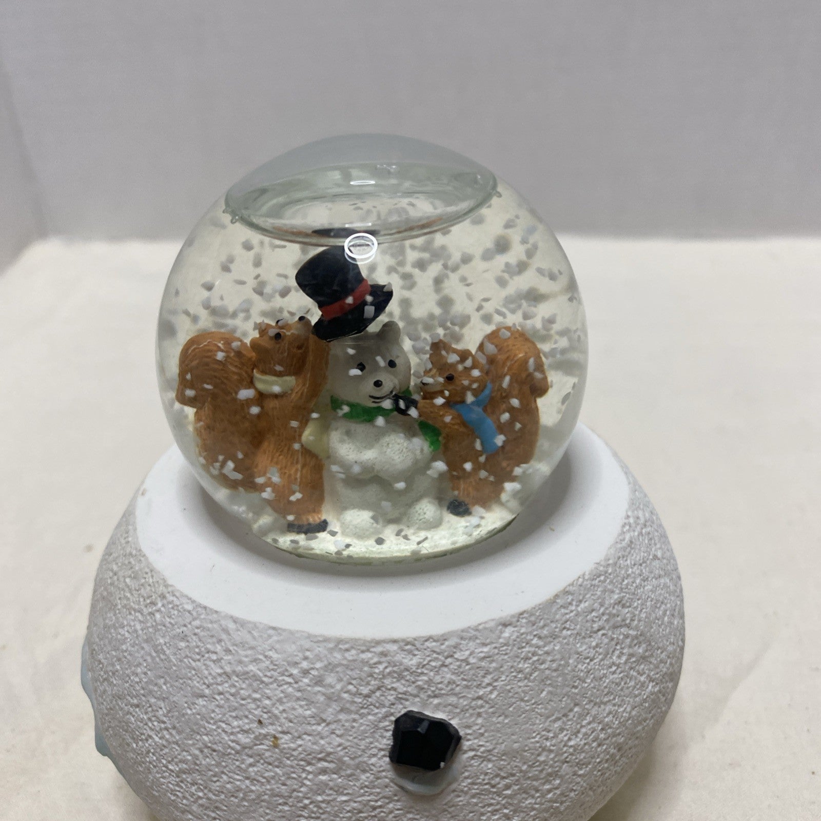 Squirrels Snow Globe;  Table Top Christmas Decor