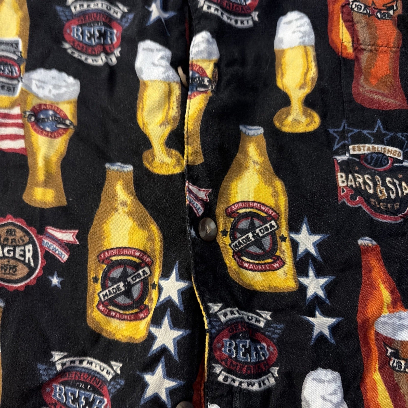 C B Sport by Croft Barrow Mens Shirt Large Beer Themed Print Large.