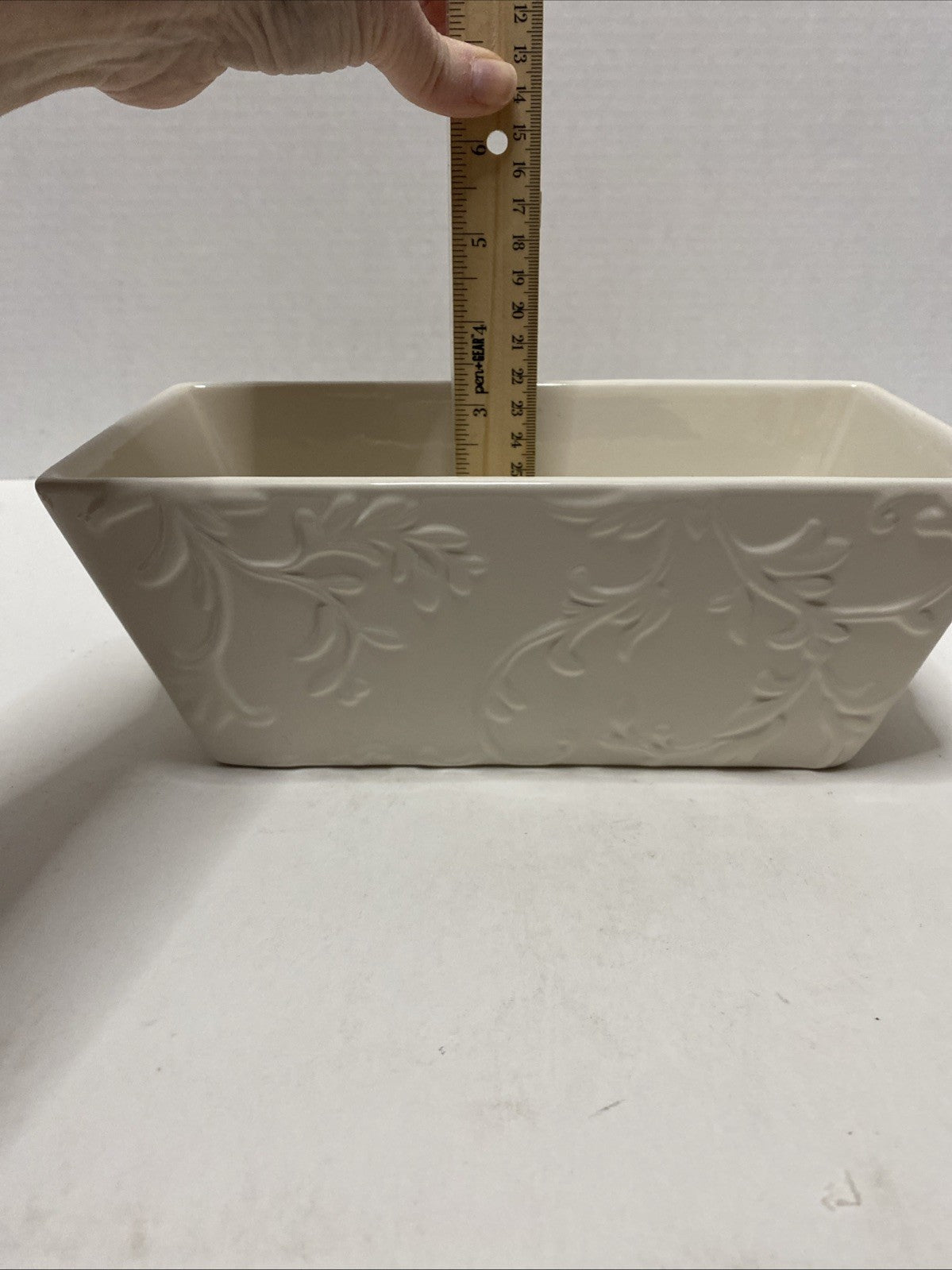 REAL HOME CASSEROLE EARTHENWARE LET US ENTERTAIN YOU  LOAF DISH WITH LID