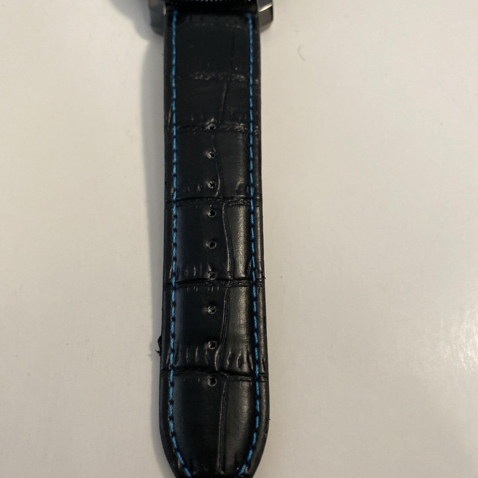 AVON Men's Casual Watch" (Quartz movement / Strap Band) BLACK  New Battery