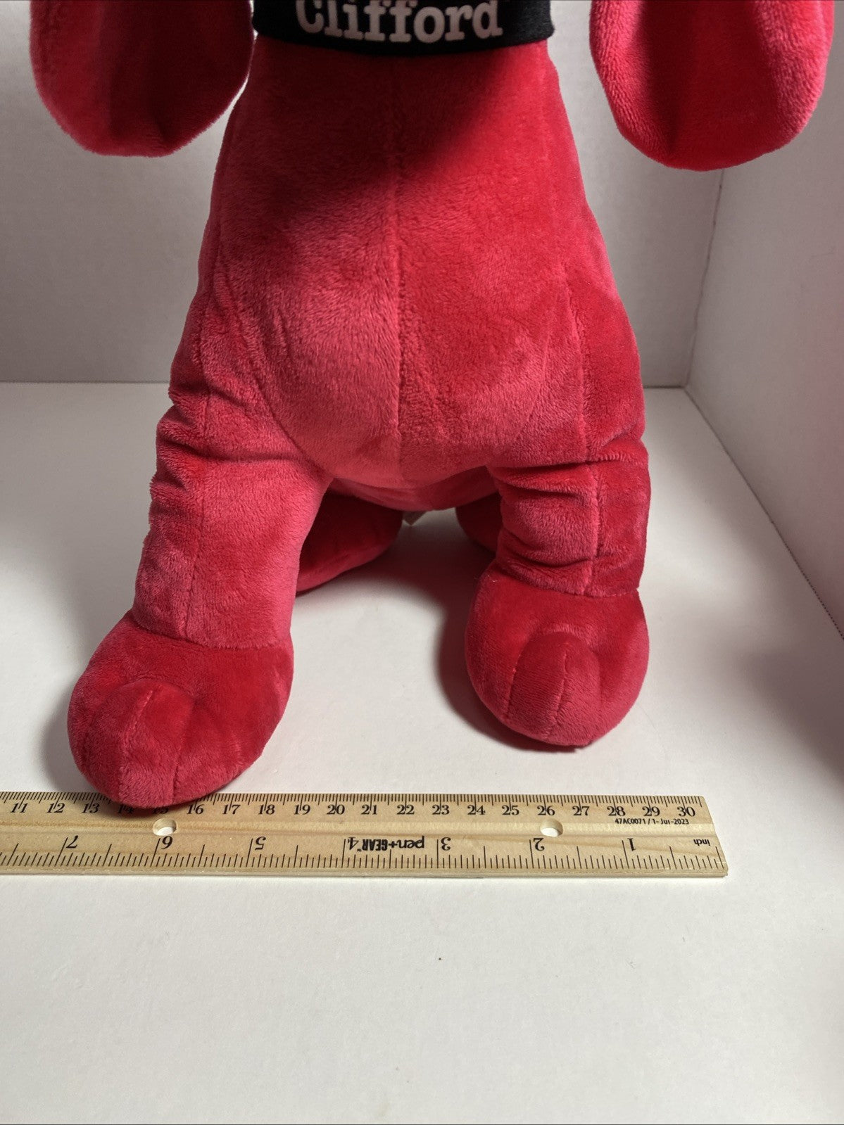 Clifford The Big Red Dog Plush Animal Kohls Cares Stuffed Toy 13” Tall From 2011