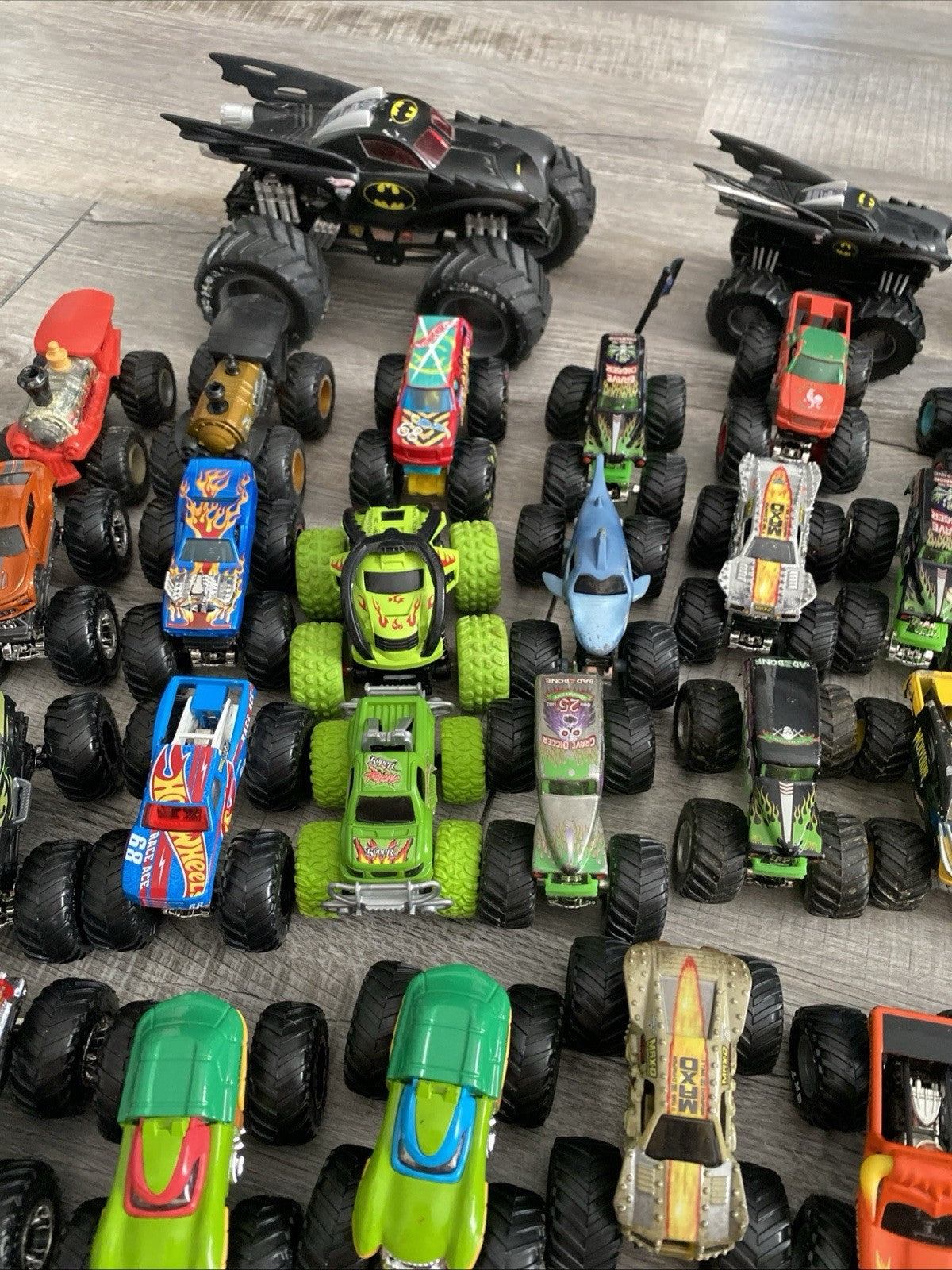 Hot Wheels 1:64 Monster Jam 4x4 Trucks - 37 Cars Batman, Grave Digger, And More