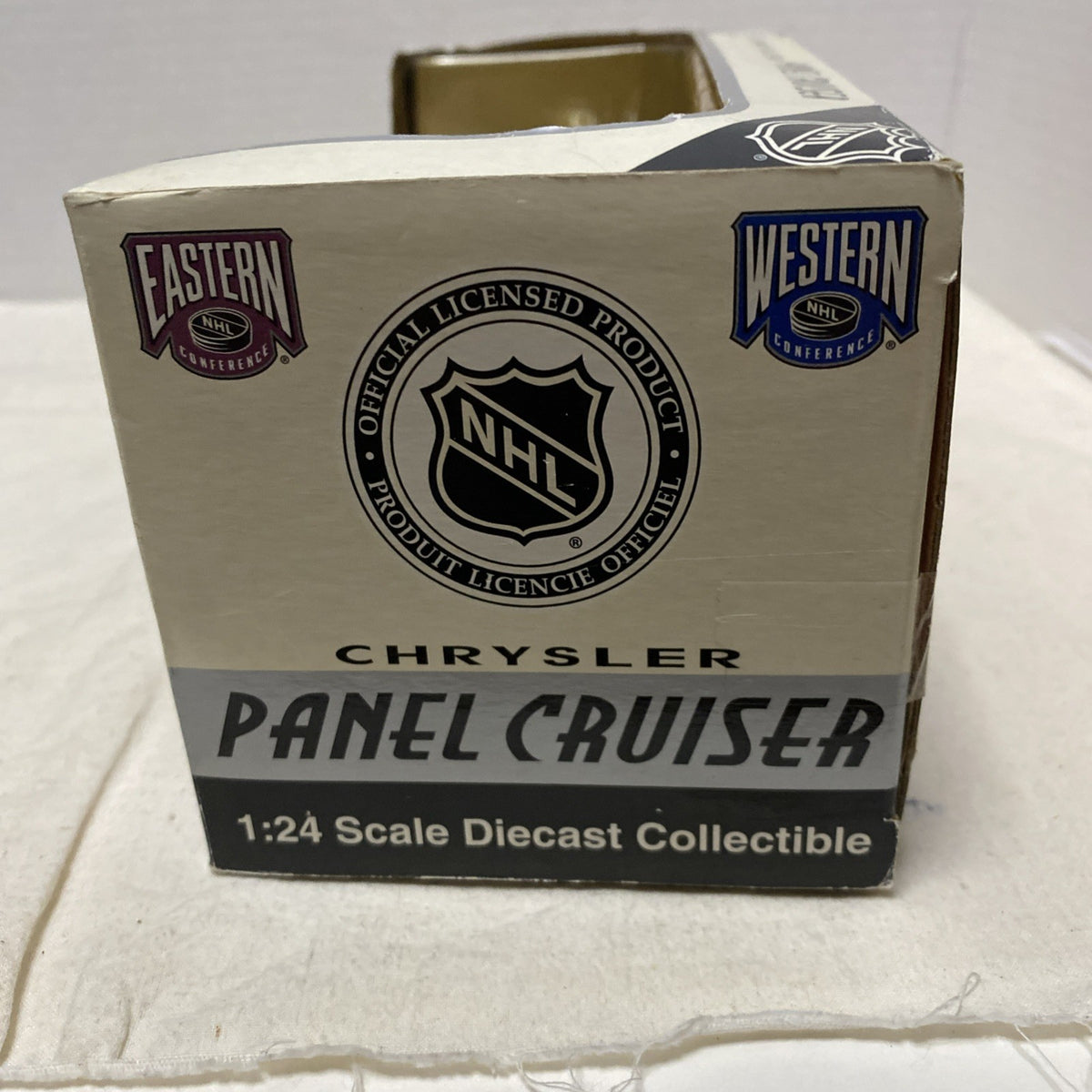 2002 White Rose Collectibles Pittsburgh Penguins Chrysler Panel Cruiser 1/24