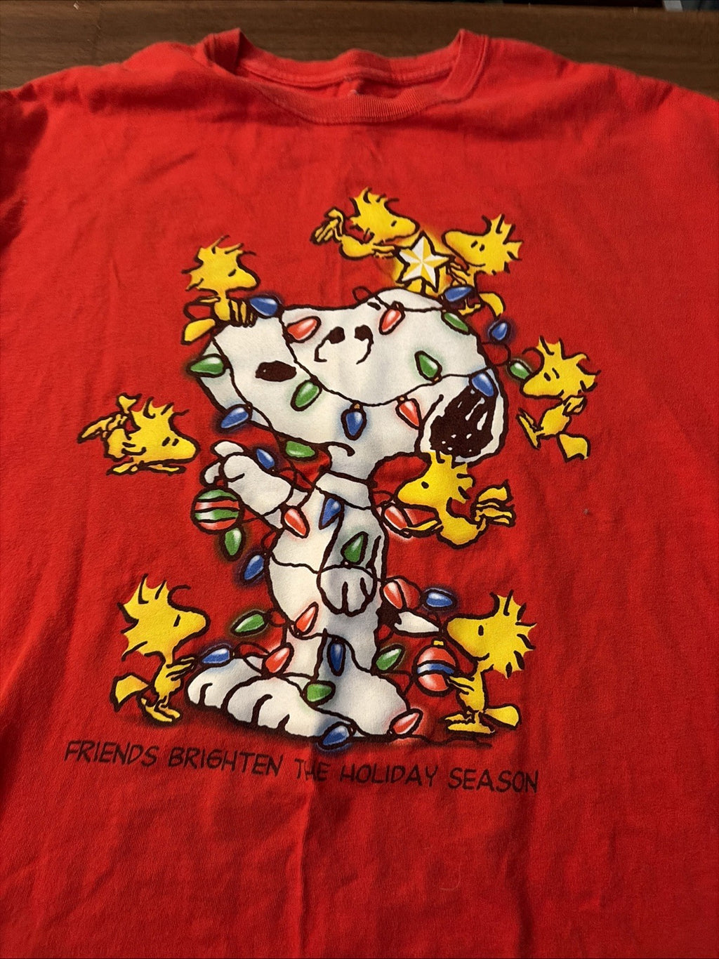 Vintage Peanuts Snoopy T Shirt Adult XL Red Friends Brighten The Holiday Season